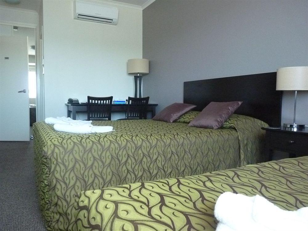 Redcliffe Motor Inn Kültér fotó