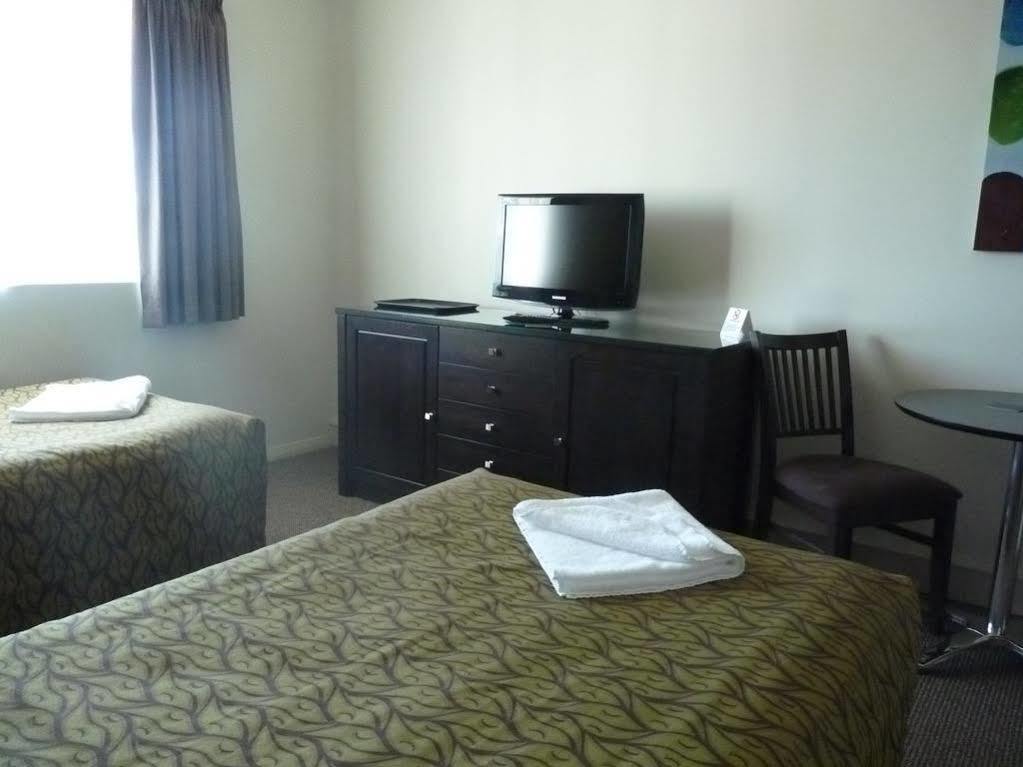 Redcliffe Motor Inn Kültér fotó