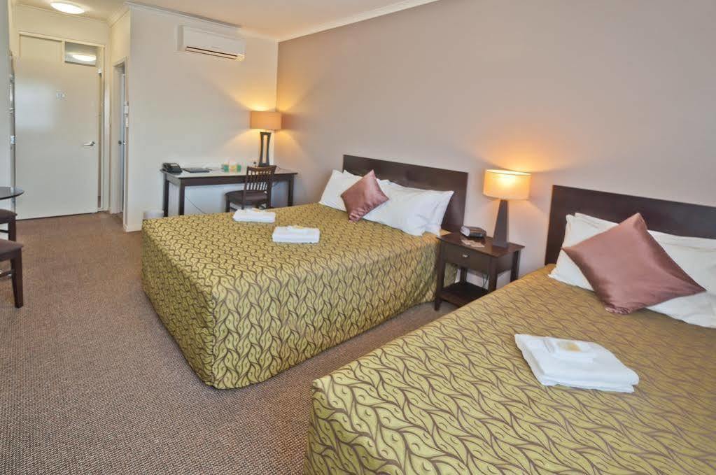 Redcliffe Motor Inn Kültér fotó